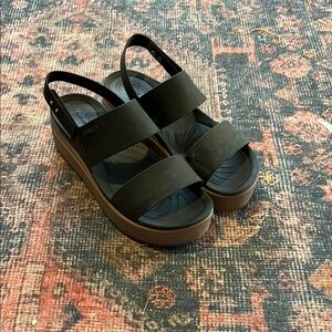 Elegant Black and Brown Platform Sandals